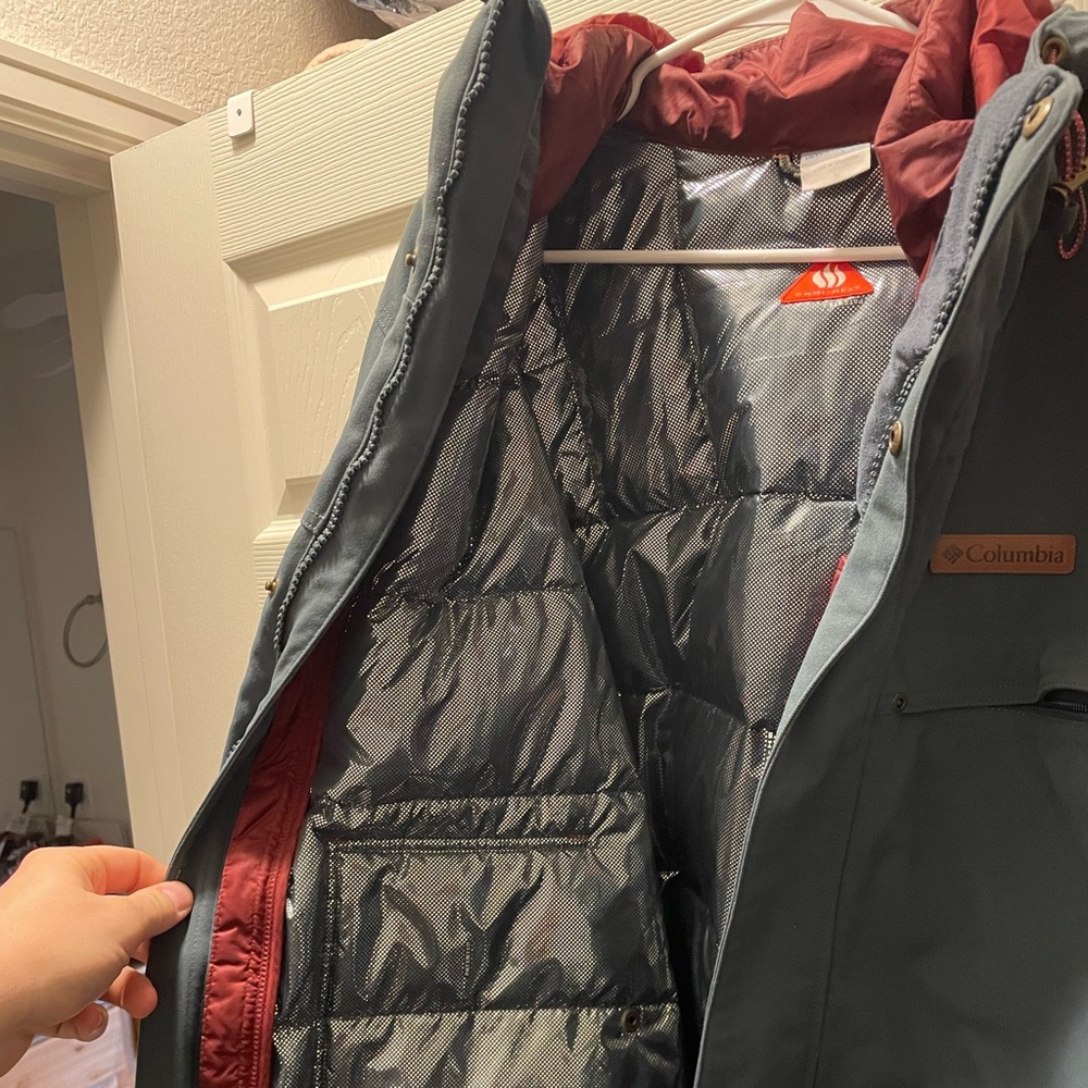 Columbia mens Large hybrid winter coat. Perfect for winter
